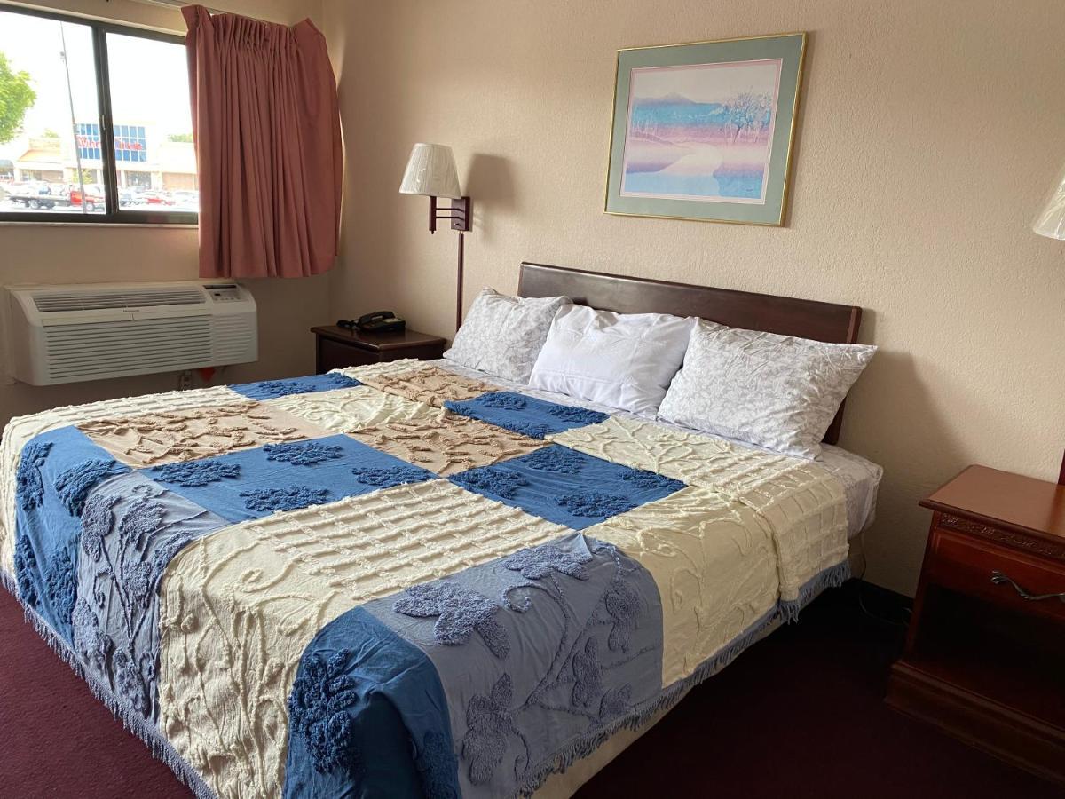 Regency Inn Fern Park Dış mekan fotoğraf